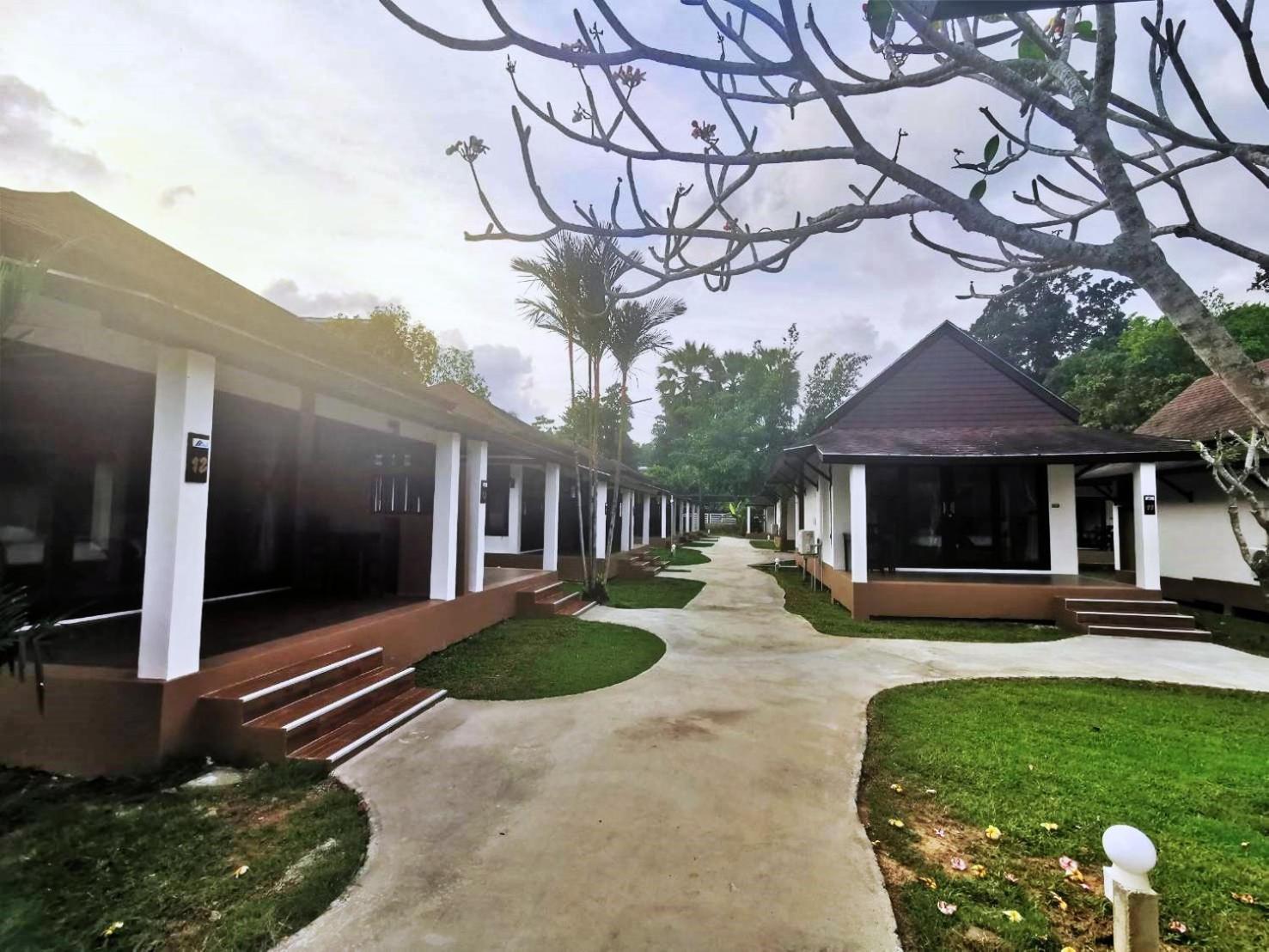 Nana Beach Hotel & Resort Pathiu Экстерьер фото