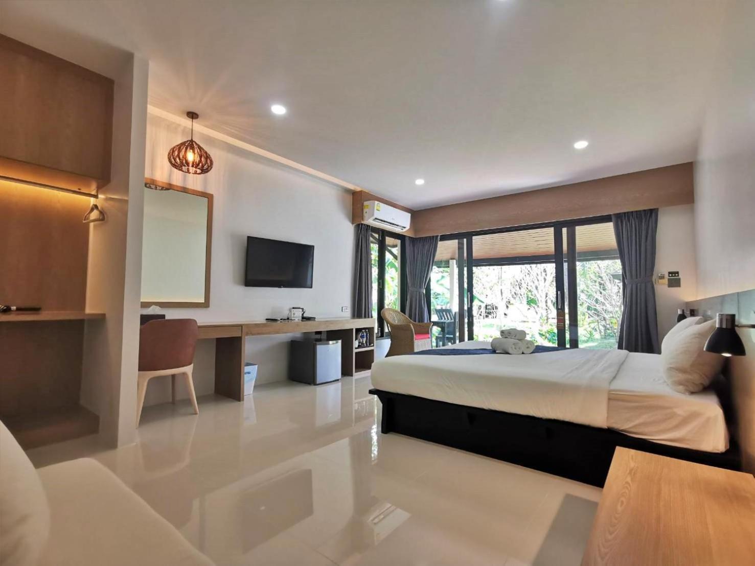 Nana Beach Hotel & Resort Pathiu Экстерьер фото